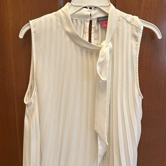 VINCE CAMUTO WHITE PLEATED SLEEVELESS BLOUSE - SIZE LARGE- LINED - Picture 1 of 6